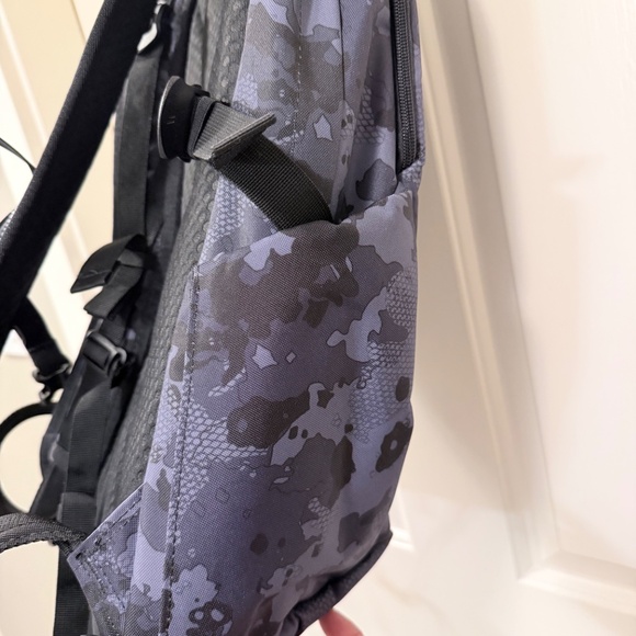 Pacsafe Vibe25 Anti-theft backpack - Picture 8 of 11